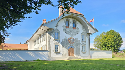 Restoration of the windows of the Gottrau family castle in Léchelles (Switzerland) with LandVac Titanium 8.3mm vacuum insulating glazing