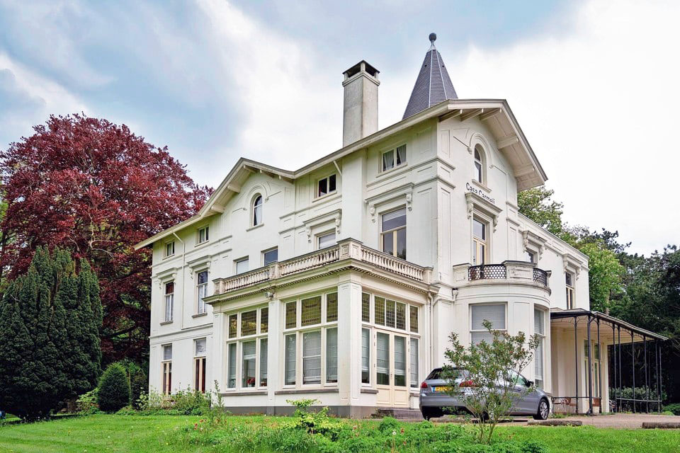 vacuum glass for heritage window restoration in Netherlands